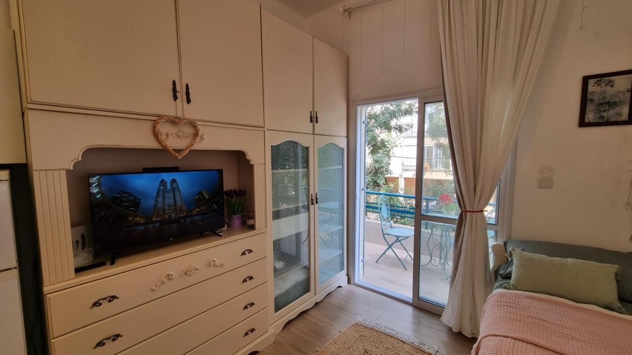 Apartamento Lovely Studio With Balcony Rechovot Exterior foto